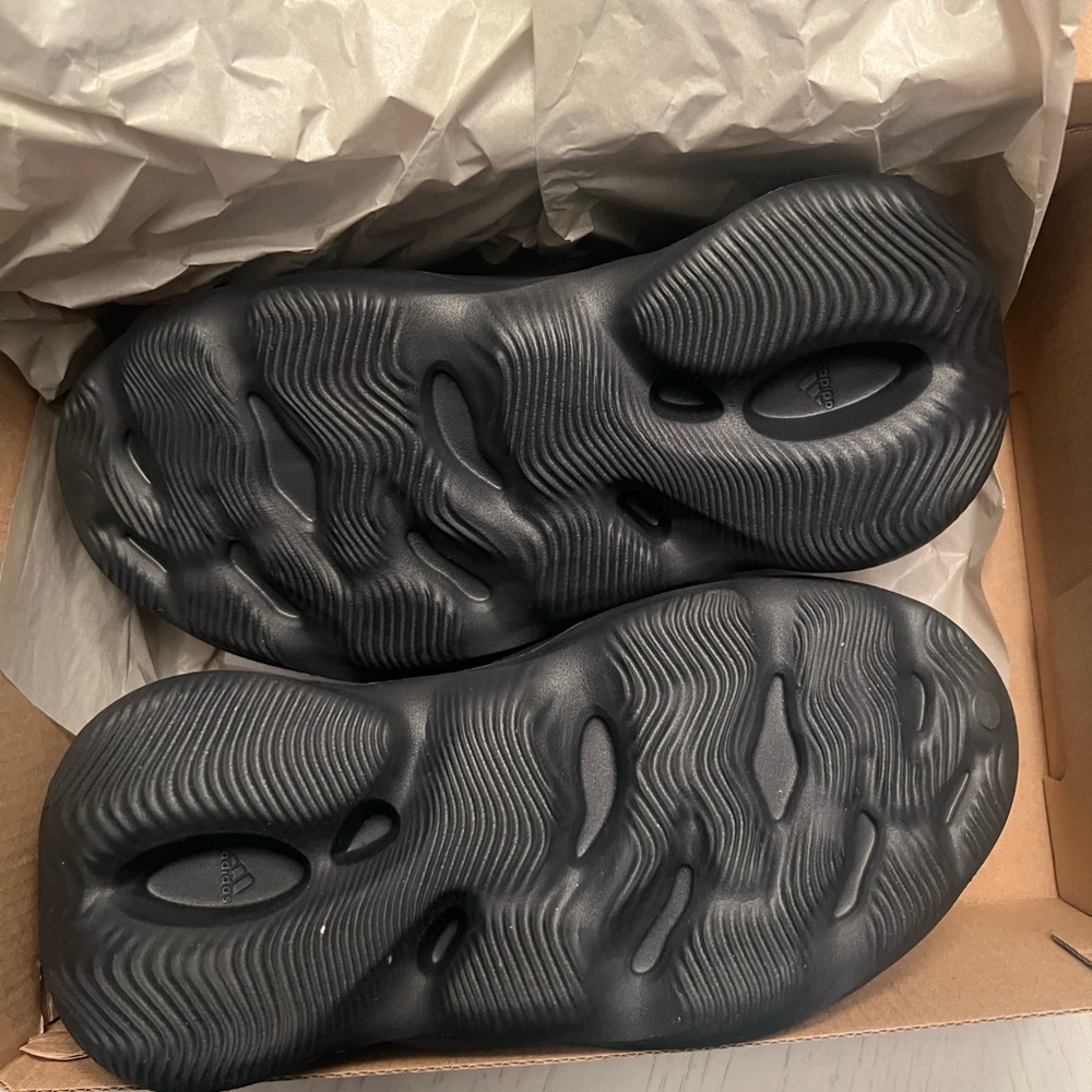 Yeezy foam runner kids 13K - Picture 4 of 6